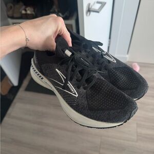 Brooks Women's Black and White Athletic Shoes